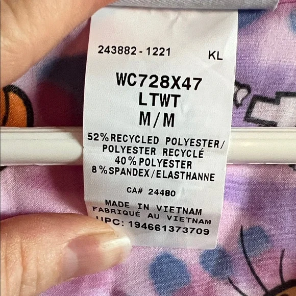 NWT Looney Tunes Tweety Bird Print V-Neck Scrub Top in Purple - Picture 4 of 7